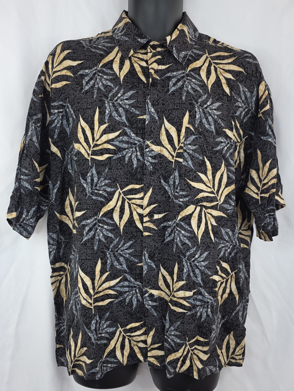 Manhattan Men's Black Hawaiian Print Button Down Shirt Size Large AM-3552